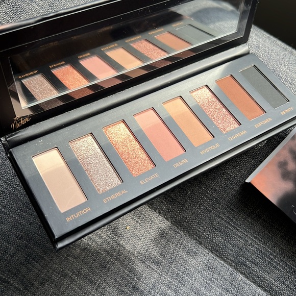 KARMELA COSMETICS - Defiance Palette - Picture 5 of 8